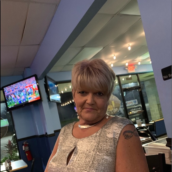 Meet your Posher, Kim - Picture 1 of 1